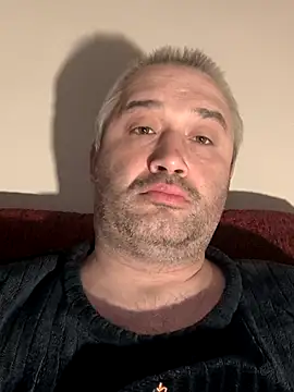 Olomoucak1982 online show from April 2026 06:13:02 PM