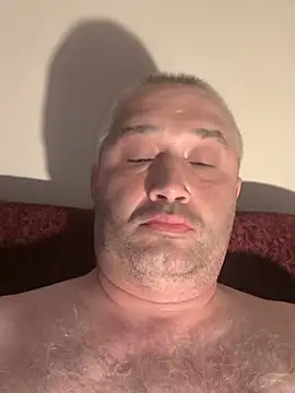 Olomoucak1982 online show from June 2026 07:40:01 PM