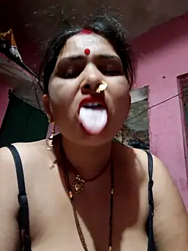 Your-shreya143 online show from May 2026 09:00:02 PM
