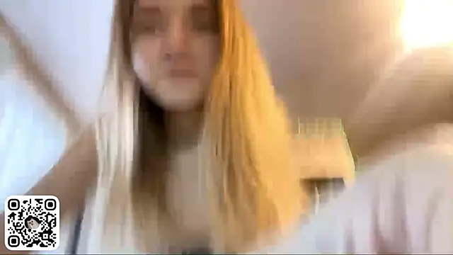 Snapshot of AveryBerkson chatting on December 2025 07:16:02 AM AveryBerkson online show from December 2025 07:16:02 AM