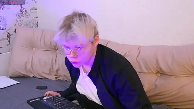 Brian Mils online show from December 2025 12:21:01 PM