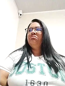 Snapshot of Carameloswing1 chatting on December 2025 12:47:01 PM Carameloswing1 online show from December 2025 12:47:01 PM