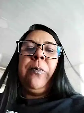 Snapshot of Carameloswing1 chatting on December 2025 09:53:01 PM Carameloswing1 online show from December 2025 09:53:01 PM