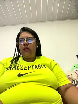 Snapshot of Carameloswing1 chatting on December 2025 11:42:01 PM Carameloswing1 online show from December 2025 11:42:01 PM