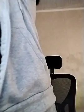 Snapshot of Carameloswing1 chatting on December 2025 01:49:02 PM Carameloswing1 online show from December 2025 01:49:02 PM