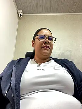 Carameloswing1 online show from January 2026 01:48:02 PM