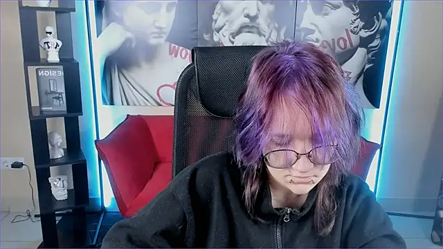 Snapshot of Sylvia_Reed chatting on December 2025 07:03:01 AM Sylvia Reed online show from December 2025 07:03:01 AM