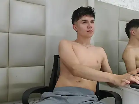 Snapshot of JuanGomm chatting on December 2025 05:05:01 AM JuanGomm online show from December 2025 05:05:01 AM