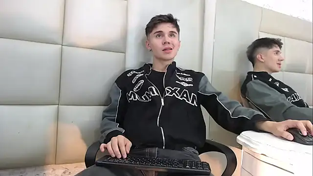 Snapshot of JuanGomm chatting on January 2026 08:03:02 PM JuanGomm online show from January 2026 08:03:02 PM