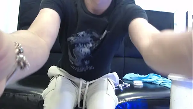 Snapshot of JuanGomm chatting on March 2026 03:01:02 AM JuanGomm online show from March 2026 03:01:02 AM