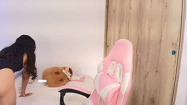 phia carter online show from March 2026 04:35:01 PM