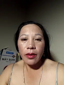 Snapshot of Y-eahi chatting on December 2025 04:38:01 PM Y-eahi online show from December 2025 04:38:01 PM