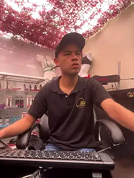 Snapshot of SweeXioji chatting on December 2025 06:03:02 PM SweeXioji online show from December 2025 06:03:02 PM