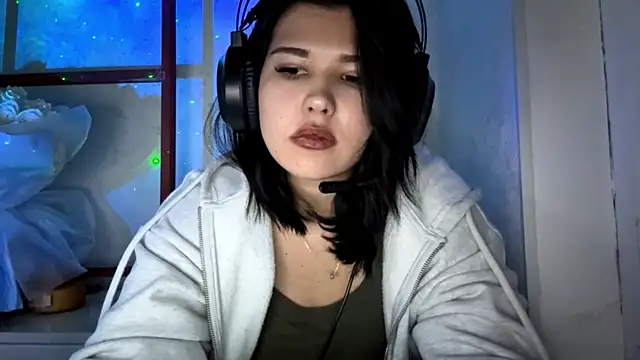 Snapshot of Lolamein chatting on December 2025 07:43:01 PM Lolamein online show from December 2025 07:43:01 PM