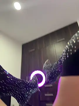 AlaiaSweet   online show from December 2025 09:23:02 PM