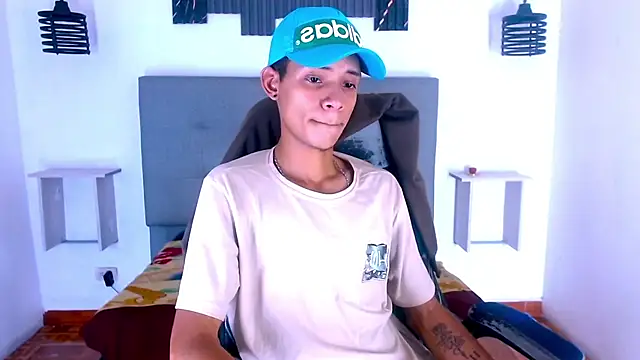 Snapshot of Axel_Marcu chatting on December 2025 05:51:01 PM Axel Marcu online show from December 2025 05:51:01 PM