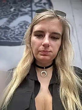 Snapshot of Betsy chatting on December 2024 05:59:01 AM Betsy online show from December 2024 05:59:01 AM