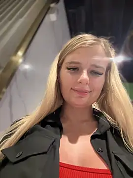 Snapshot of Betsy chatting on January 2025 08:19:02 AM Betsy online show from January 2025 08:19:02 AM