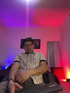 williamsmiiths16 online show from May 2026 10:01:01 AM