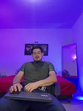 williamsmiiths16 online show from May 2026 11:29:01 AM