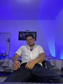 Snapshot of williamsmiiths16 chatting on June 2026 11:23:02 AM williamsmiiths16 online show from June 2026 11:23:02 AM