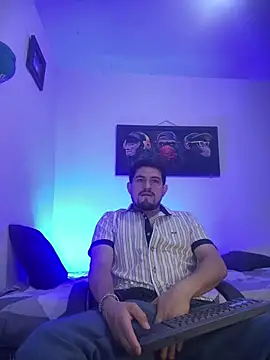 Snapshot of williamsmiiths16 chatting on July 2026 11:51:02 AM williamsmiiths16 online show from July 2026 11:51:02 AM