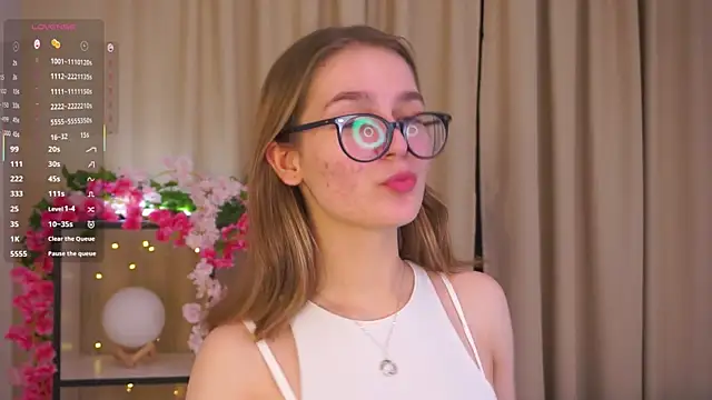 NyraKiss online show from December 2025 08:24:02 PM