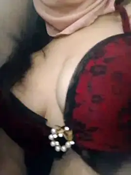 Snapshot of Almas-arabic chatting on March 2026 03:34:02 PM Almas-arabic online show from March 2026 03:34:02 PM