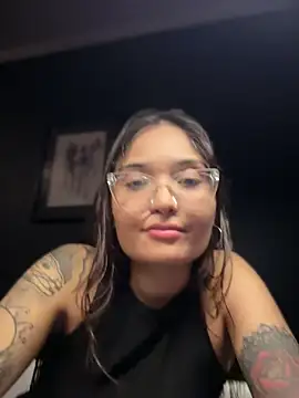 Snapshot of LuXarumi chatting on January 2026 03:42:02 AM LuXarumi online show from January 2026 03:42:02 AM