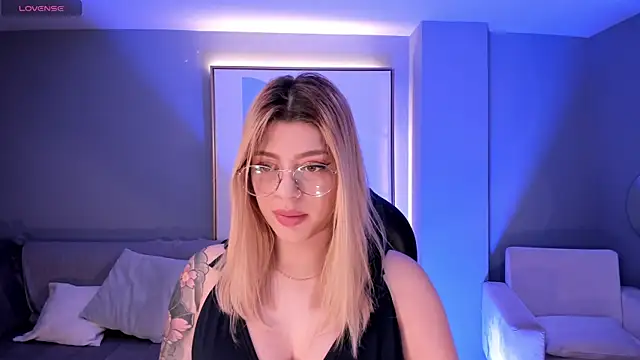 MadisonKane online show from May 2026 11:27:01 AM