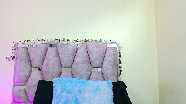 iris and damian online show from February 2026 05:24:01 PM