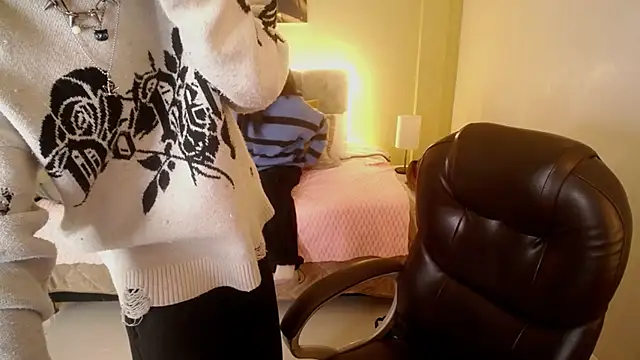 Snapshot of Eros_Nyx_ chatting on December 2025 03:33:02 AM Eros Nyx online show from December 2025 03:33:02 AM