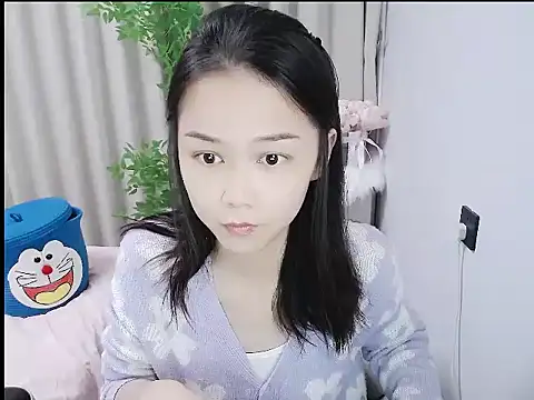 Snapshot of mili923 chatting on December 2025 02:02:02 PM mili923 online show from December 2025 02:02:02 PM