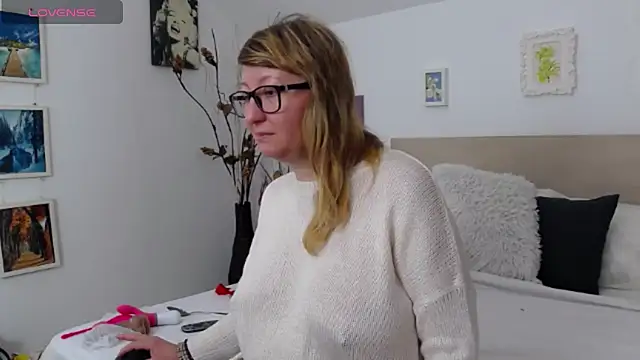 Snapshot of OlgaPavlova chatting on January 2026 11:45:02 AM OlgaPavlova online show from January 2026 11:45:02 AM