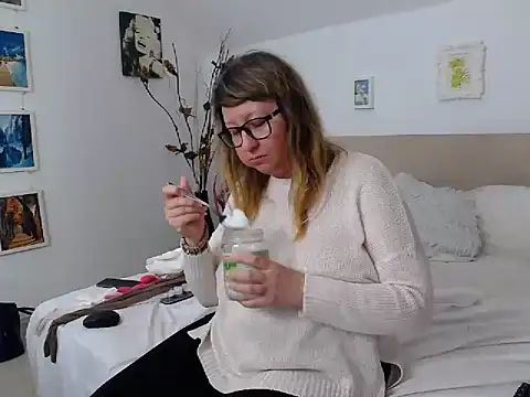 Snapshot of OlgaPavlova chatting on April 2026 11:31:01 AM OlgaPavlova online show from April 2026 11:31:01 AM