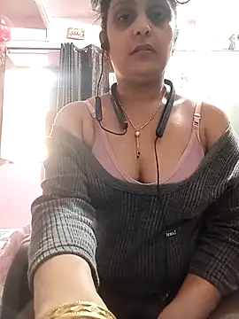 Snapshot of Tanya_Sharma98 chatting on December 2025 10:09:02 AM Tanya Sharma98 online show from December 2025 10:09:02 AM