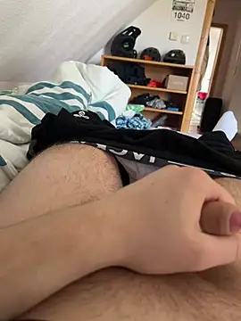 hannes256102 online show from March 2026 10:42:01 AM