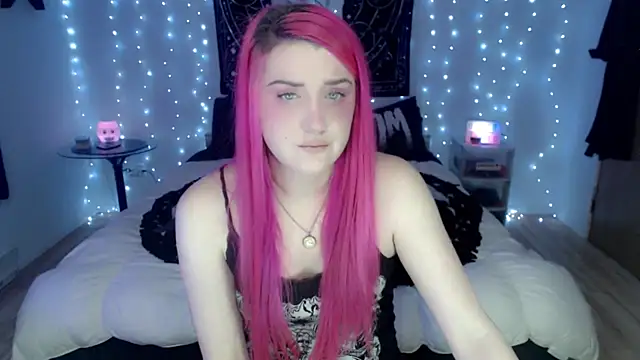 Snapshot of MaryMary_ chatting on December 2024 01:58:02 AM MaryMary online show from December 2024 01:58:02 AM