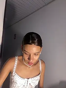 BellaHarpeer online show from July 2026 11:23:02 AM