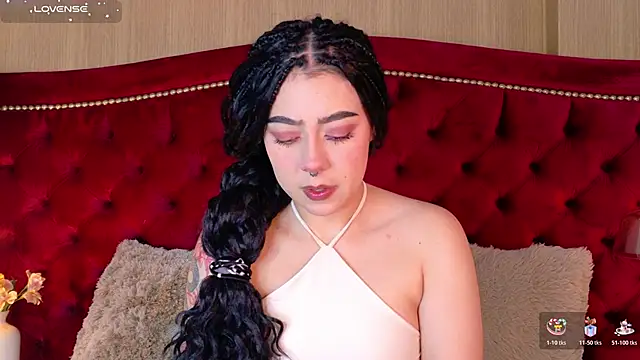 Snapshot of TaniaRedd_ chatting on December 2025 01:39:02 PM TaniaRedd online show from December 2025 01:39:02 PM