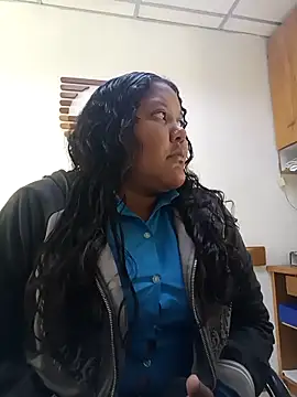 VaneandRossy online show from February 2026 01:06:01 PM