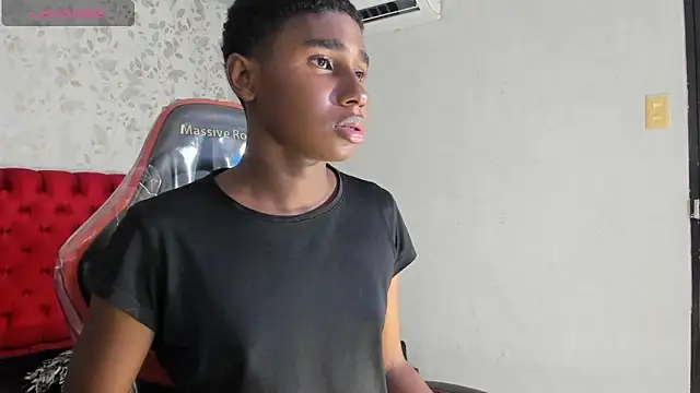 Snapshot of teylor_lovee chatting on January 2026 08:24:02 PM teylor lovee online show from January 2026 08:24:02 PM