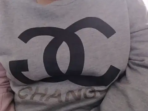 Snapshot of KhubsuratHaasina chatting on January 2026 06:17:01 AM KhubsuratHaasina online show from January 2026 06:17:01 AM