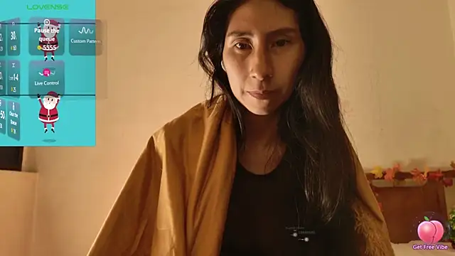 Snapshot of MoonLipsON- chatting on December 2025 03:33:02 AM MoonLipsON- online show from December 2025 03:33:02 AM