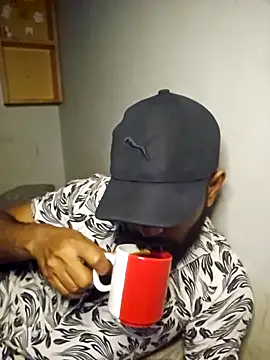 Snapshot of Bigkannan chatting on February 2026 04:10:02 AM Bigkannan online show from February 2026 04:10:02 AM