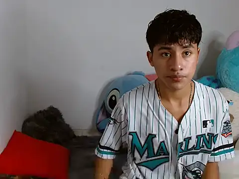 Snapshot of Sebas_Ross04 chatting on January 2026 09:29:01 PM Sebas Ross04 online show from January 2026 09:29:01 PM