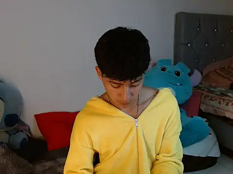 Snapshot of Sebas_Ross04 chatting on January 2026 04:45:02 PM Sebas Ross04 online show from January 2026 04:45:02 PM