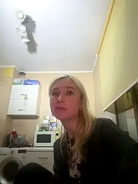 Snapshot of KisJeni chatting on December 2025 04:56:01 PM KisJeni online show from December 2025 04:56:01 PM