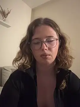 Snapshot of GermanRose chatting on December 2025 09:21:02 PM GermanRose online show from December 2025 09:21:02 PM