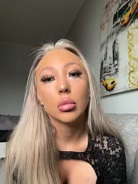 Sannababyy online show from March 2026 01:39:01 PM